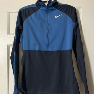 Nike fitted dry fit pullover